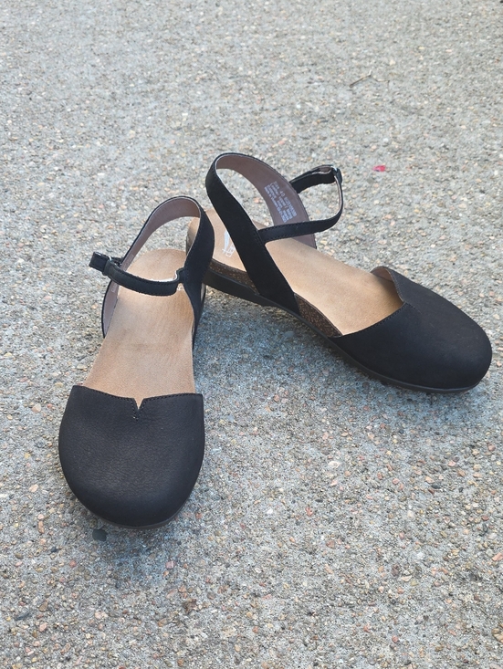 Dansko Shoes - Dansko Rowan Black Leather Closed Toe Mary Jane Size 40